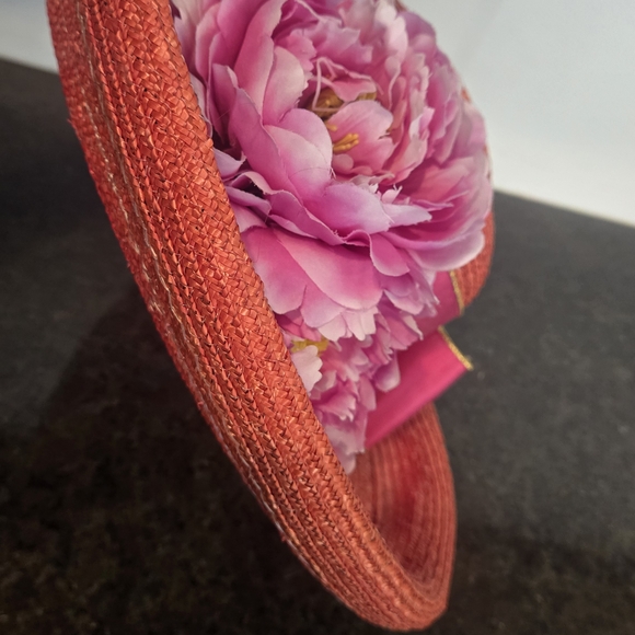Chic Pink Women\'s Hat with Floral Accent main image 8